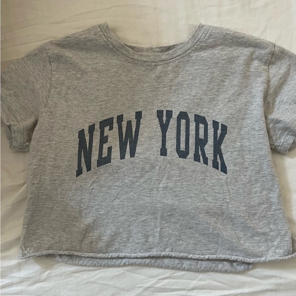 Brandy Melville Tops - brandy melville cropped tee